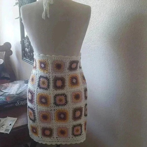 Crochet mini dress - Picture 5 of 10